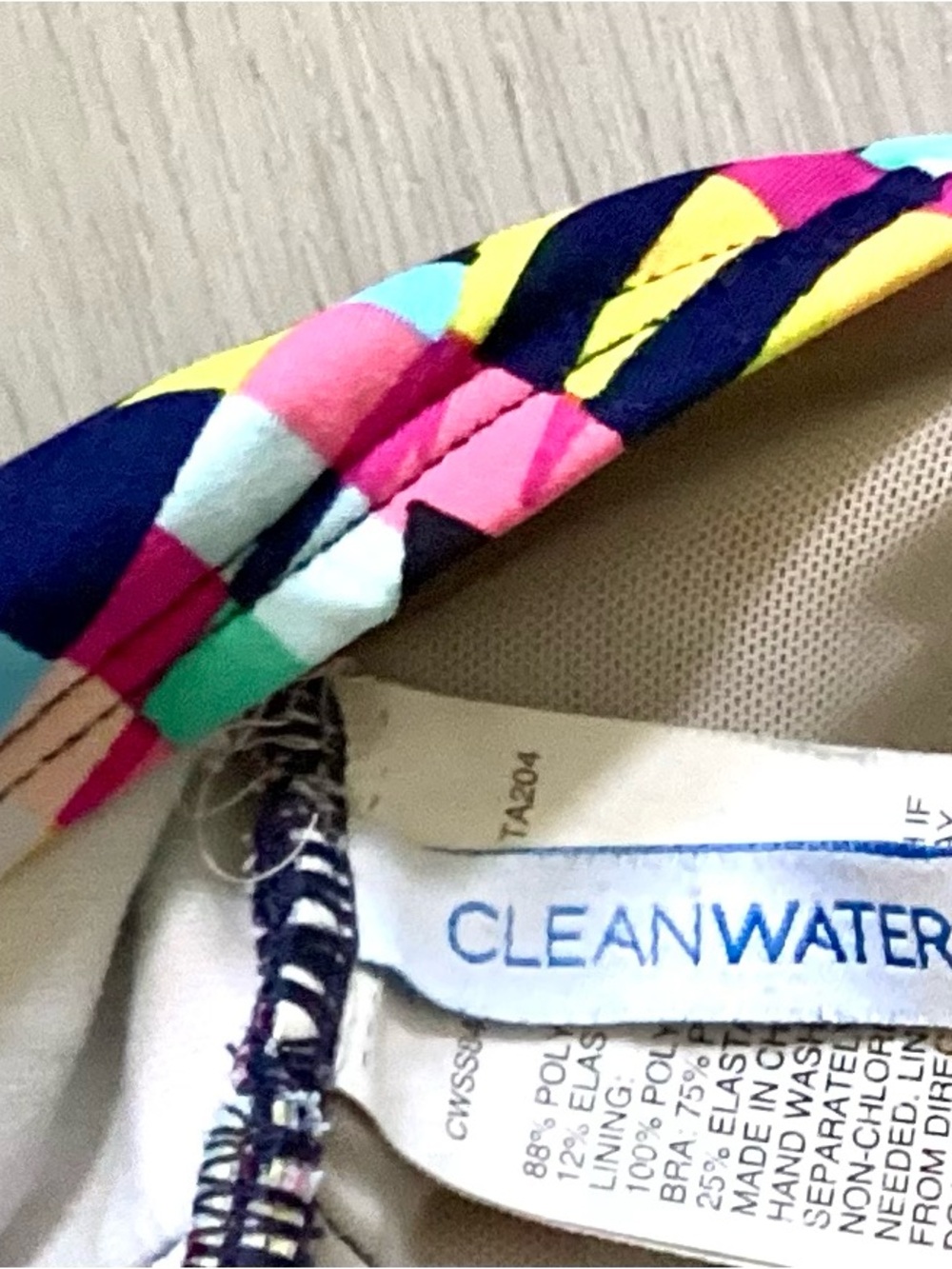 Cleanwater Swimsuit 18W Women’s one piece halter plunge top bathing suit - Picture 4 of 4